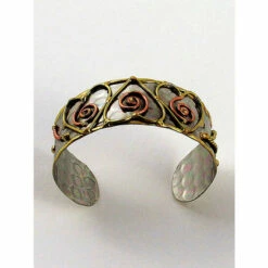 Hot Sale 🎉 Vermont Country Store Cuff Bracelet With Hearts 😉