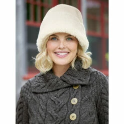 New 🎉 Vermont Country Store 👩 Women's Sherpa Fleece Cloche Ivory 👍