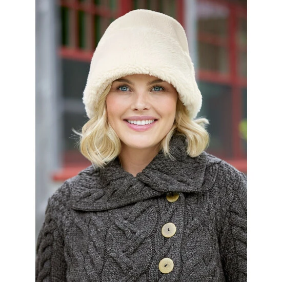 New π Vermont Country Store π© Women's Sherpa Fleece Cloche Ivory π 1 New π Vermont Country Store π© Women's Sherpa Fleece Cloche Ivory π