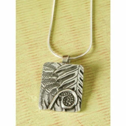 New 😉 Pewter Woodland Pendant Necklace 🌟